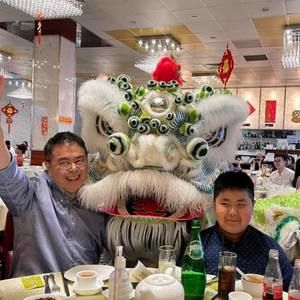 Meet your Posher, Dennis